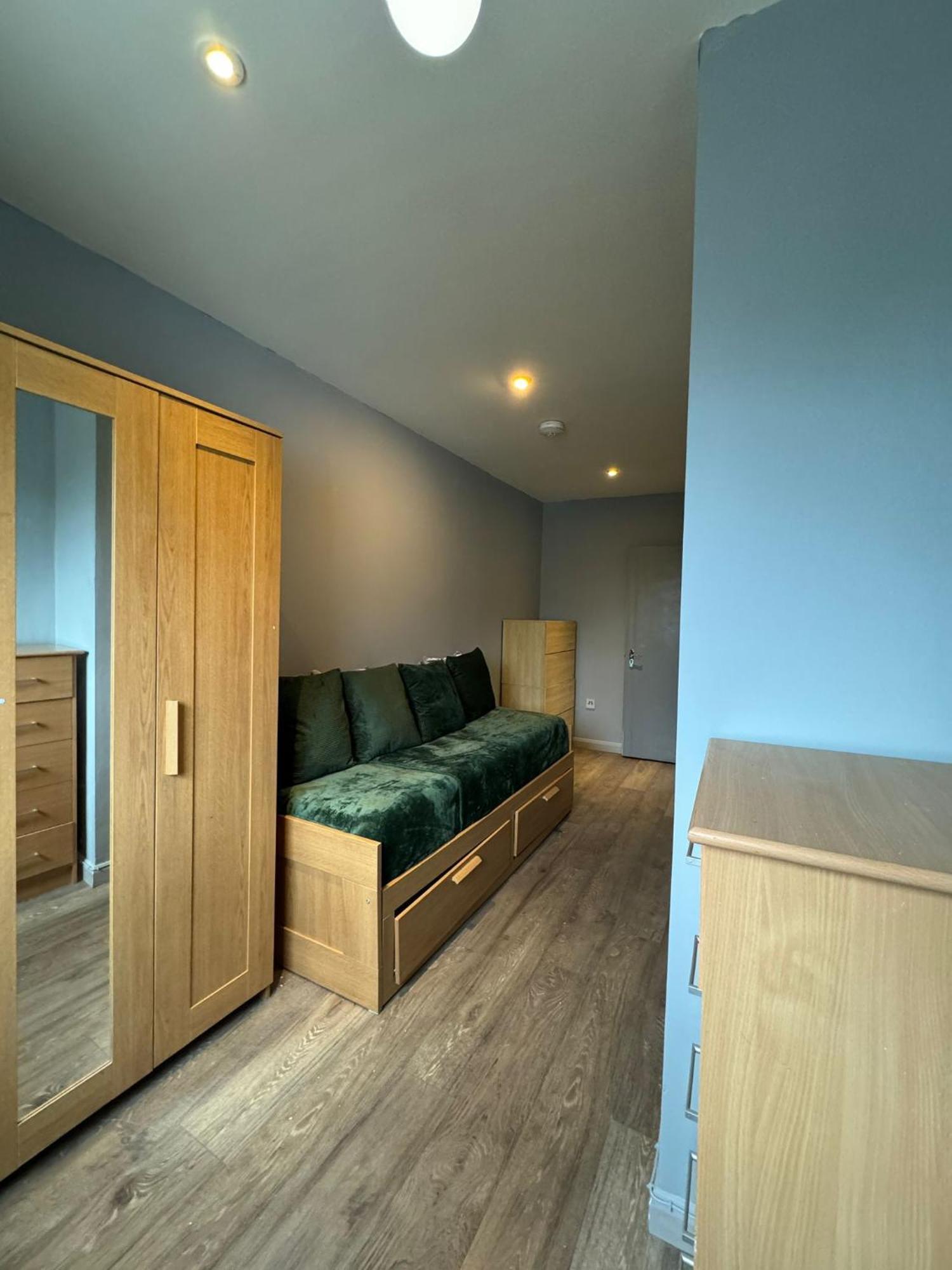 2 Bedroom Flat In Euston 2 Mins Away From Station, No Lift Londres Exterior foto