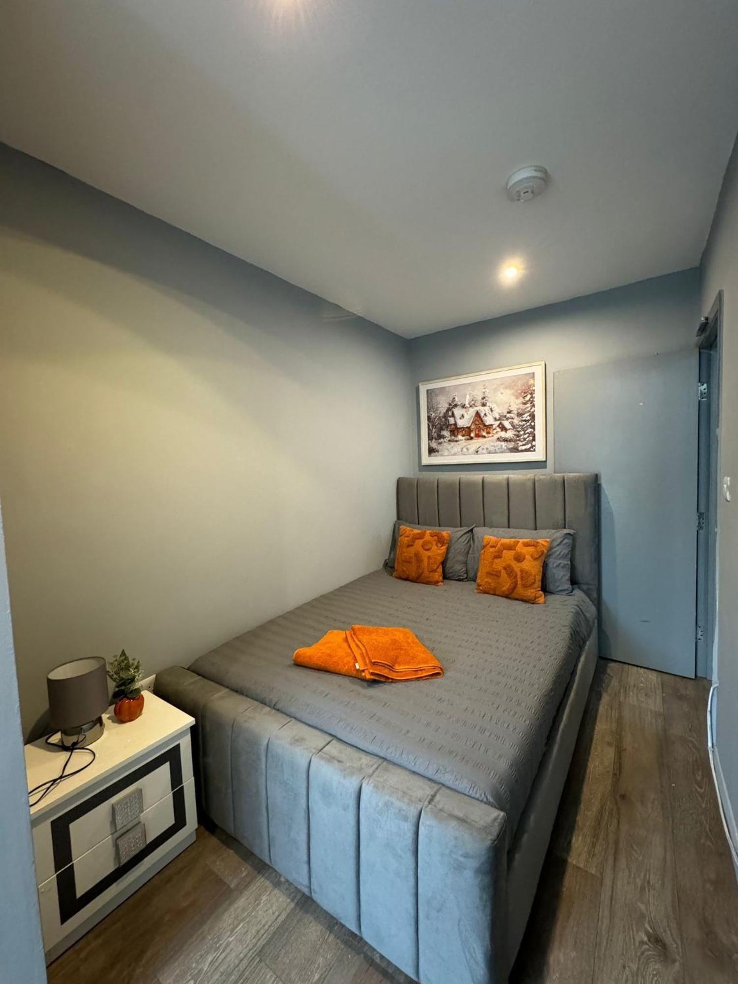 2 Bedroom Flat In Euston 2 Mins Away From Station, No Lift Londres Exterior foto