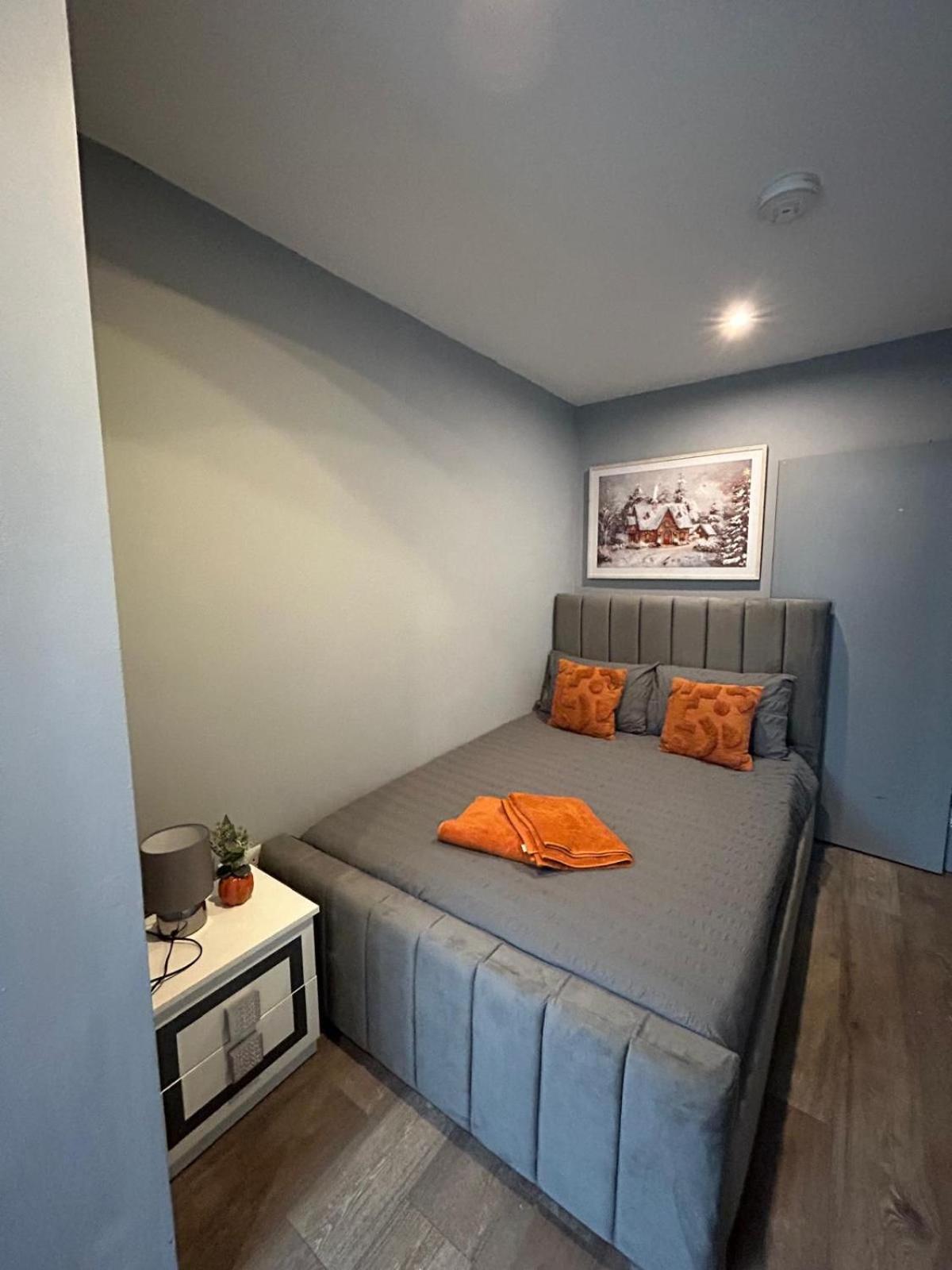 2 Bedroom Flat In Euston 2 Mins Away From Station, No Lift Londres Exterior foto